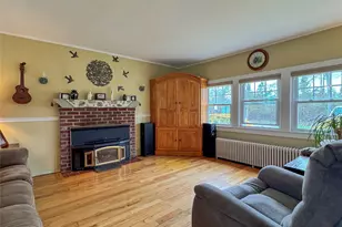 21 Maple Ave, East Moriches, NY 11940 - Photo 4