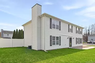 8 Eagle Ln, Poughkeepsie, NY 12601 - Photo 2