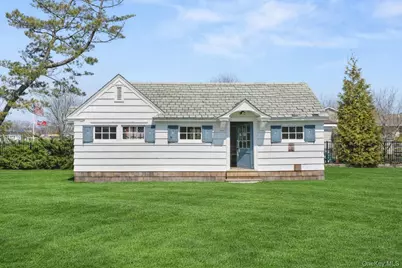 250 Secatogue Lane, West Islip, NY 11795 - Photo 18