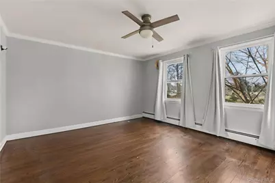 250 Secatogue Lane, West Islip, NY 11795 - Photo 8