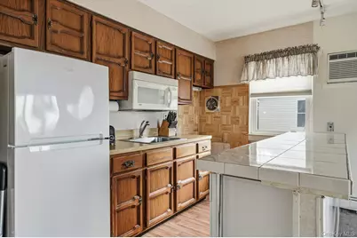 10 Leanore Drive, Farmingdale, NY 11735 - Photo 2