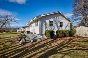 17 Andover Ln, Poughkeepsie, NY 12601 - Photo 32