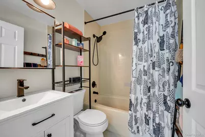 239-48B Oak Park Drive #7B, Douglaston, NY 11362 - Photo 10