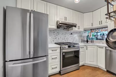 239-48B Oak Park Drive #7B, Douglaston, NY 11362 - Photo 2