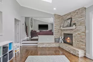 62 Randolph Dr, Dix Hills, NY 11746 - Photo 16