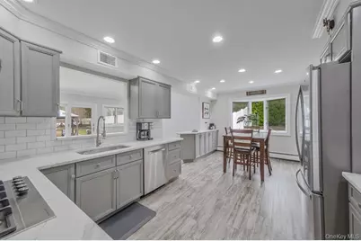 62 Randolph Drive, Dix Hills, NY 11746 - Photo 10