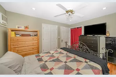827 Bermuda Road, West Babylon, NY 11704 - Photo 18