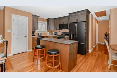 827 Bermuda Road, West Babylon, NY 11704 - Photo 20