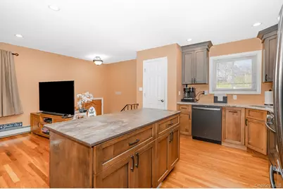 827 Bermuda Road, West Babylon, NY 11704 - Photo 22