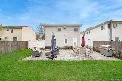 827 Bermuda Road, West Babylon, NY 11704 - Photo 6