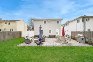 827 Bermuda Rd, West Babylon, NY 11704 - Photo 6