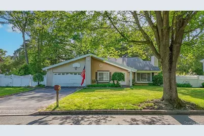 38 Glenmere Lane, Coram, NY 11727 - Photo 12