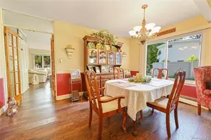 38 Glenmere Ln, Coram, NY 11727 - Photo 2