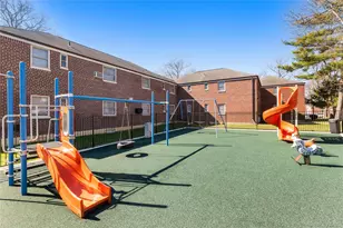 249-31 64th Ave, Little Neck, NY 11362 - Photo 14