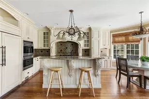 14 Meadow Ln, Manhasset, NY 11030 - Photo 10