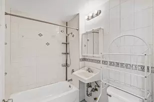 71-33 162nd St, Fresh Meadows, NY 11365 - Photo 16