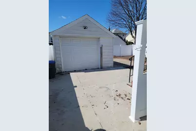 521 N 7th Street, New Hyde Park, NY 11040 - Photo 16