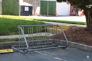 49 Santa Barbara Dr, Plainview, NY 11803 - Photo 36