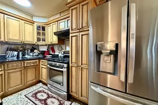 66-05 Garfield Ave, Woodside, NY 11377 - Photo 6