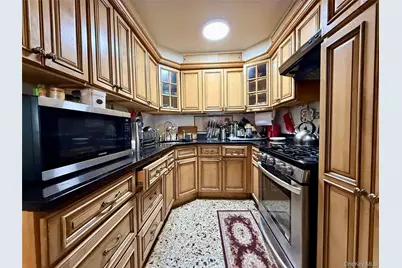 66-05 Garfield Avenue, Woodside, NY 11377 - Photo 8