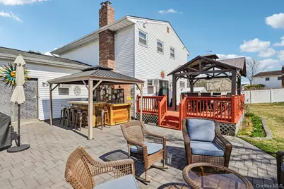 31 Circle Lane, Bay Shore, NY 11706 - Photo 34