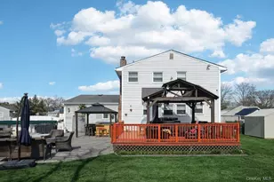 31 Circle Ln, Bay Shore, NY 11706 - Photo 30