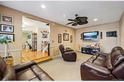 31 Circle Lane, Bay Shore, NY 11706 - Photo 8