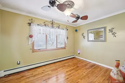 31 Circle Lane, Bay Shore, NY 11706 - Photo 18