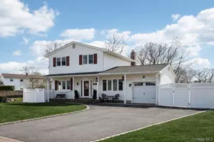 31 Circle Ln, Bay Shore, NY 11706 - Photo 2