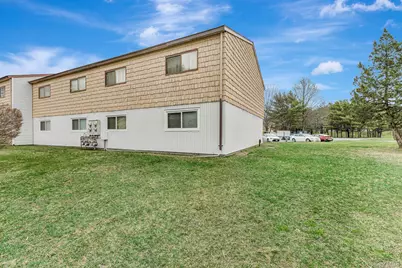 129 Pointe Circle N, Coram, NY 11727 - Photo 4