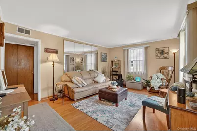 5 Cantitoe Road, Yonkers, NY 10710 - Photo 2