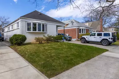 5312 Clearview Expressway, Oakland Gardens, NY 11364 - Photo 2