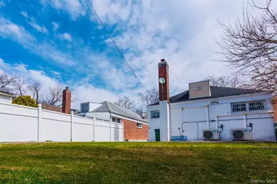 5312 Clearview Expressway, Oakland Gardens, NY 11364 - Photo 18