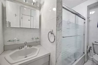 67-87 Booth Street #4C, Forest Hills, NY 11375 - Photo 8