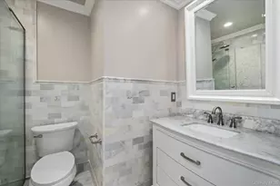 54 Stratford Green, Farmingdale, NY 11735 - Photo 14