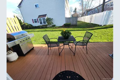 54 Stratford Green, Farmingdale, NY 11735 - Photo 22