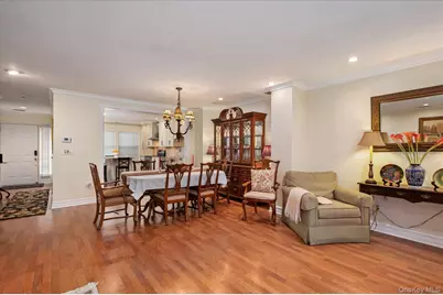 54 Stratford Green, Farmingdale, NY 11735 - Photo 10