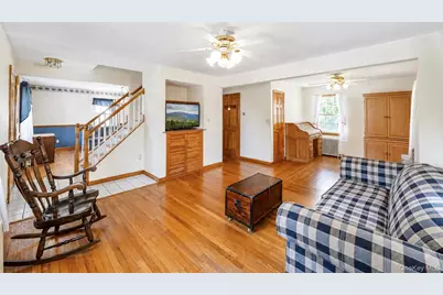 44 Maple Drive, Amityville, NY 11701 - Photo 6