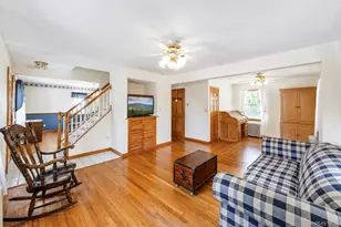 44 Maple Dr, Amityville, NY 11701 - Photo 6