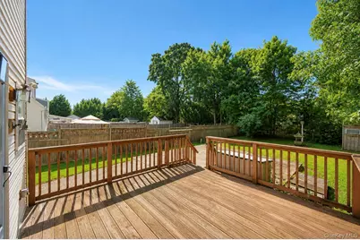 44 Maple Drive, Amityville, NY 11701 - Photo 32