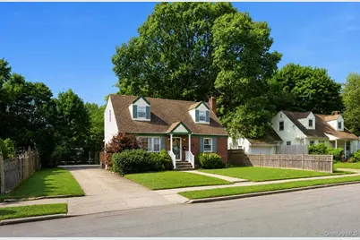 44 Maple Drive, Amityville, NY 11701 - Photo 4