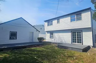 130 Balsam Ln, Levittown, NY 11756 - Photo 2