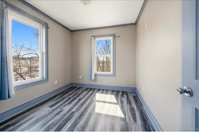 282 Greenvale Avenue, Yonkers, NY 10703 - Photo 10