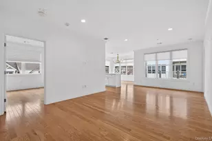 31201 Spruce Pond Cir, Plainview, NY 11803 - Photo 30