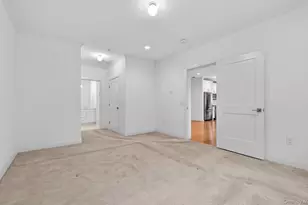 31201 Spruce Pond Cir, Plainview, NY 11803 - Photo 22