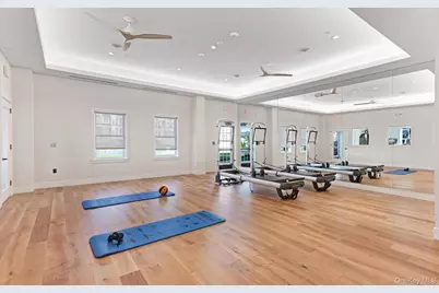 31201 Spruce Pond Circle, Plainview, NY 11803 - Photo 46