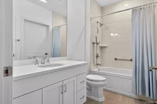 31201 Spruce Pond Cir, Plainview, NY 11803 - Photo 34