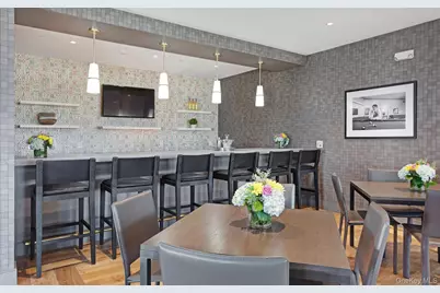 31201 Spruce Pond Circle, Plainview, NY 11803 - Photo 44