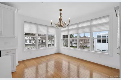 31201 Spruce Pond Circle, Plainview, NY 11803 - Photo 16