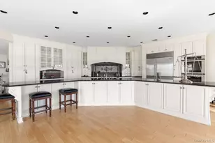 33 Beach Rd, Northport, NY 11768 - Photo 12